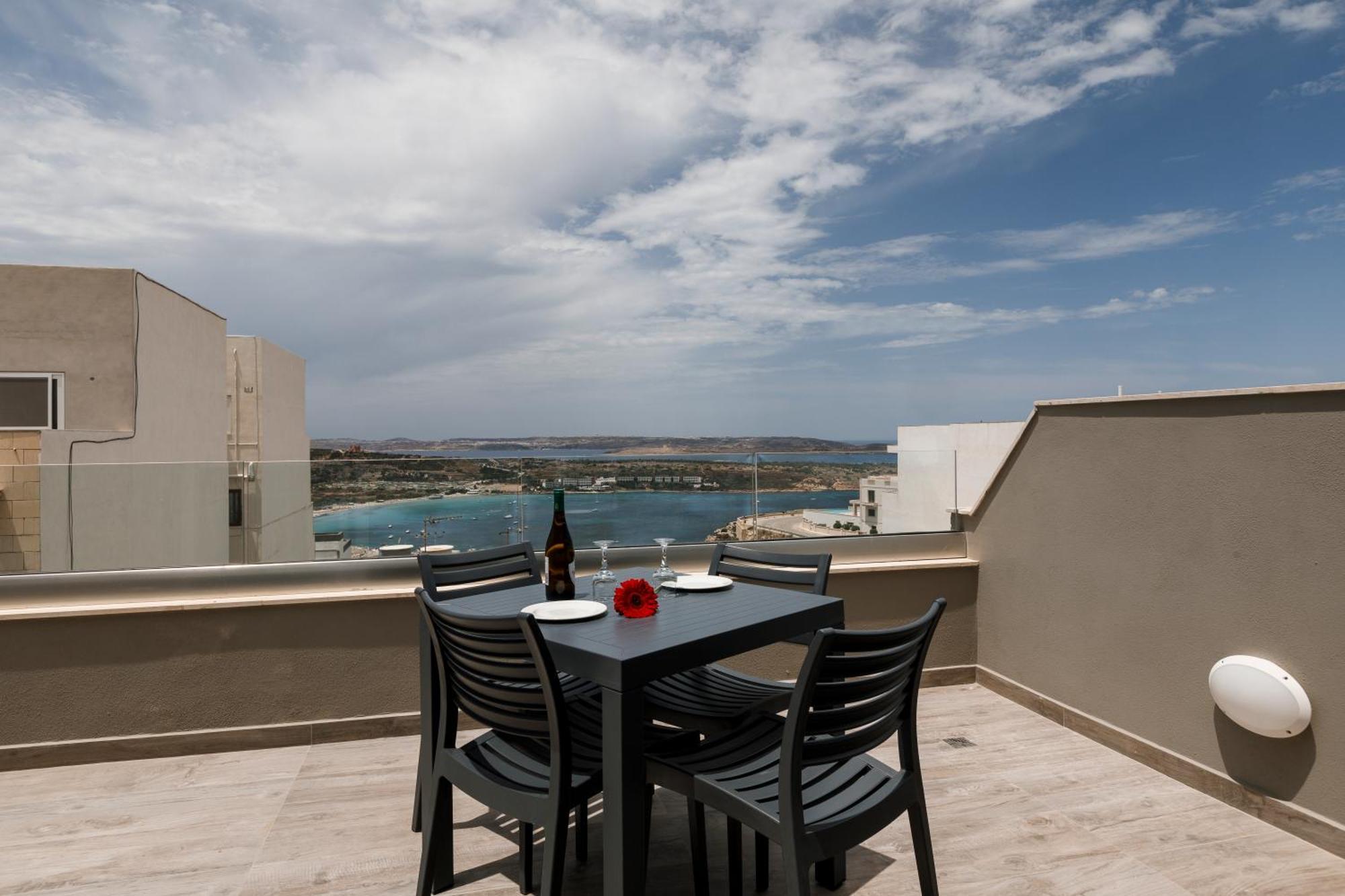 דירות Lovely Penthouse In Mellieha-Seaview מראה חיצוני תמונה